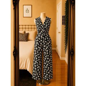 Fashion Classic Fashion Collection Black Daisy Print Wide Leg Jumpersuit Size L
